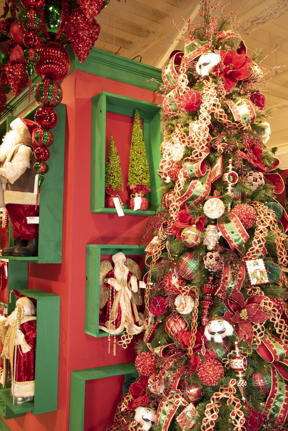 Christmas Showroom Theme Red and Green Tidings